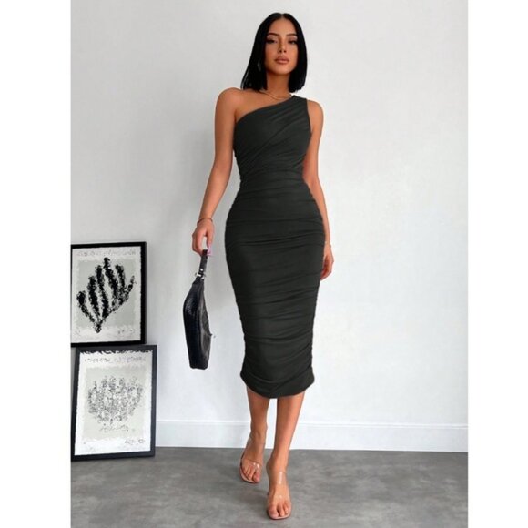 One Shoulder Slim Glamorous Ruched Black Dress Knee to Midi Length - Picture 1 of 7
